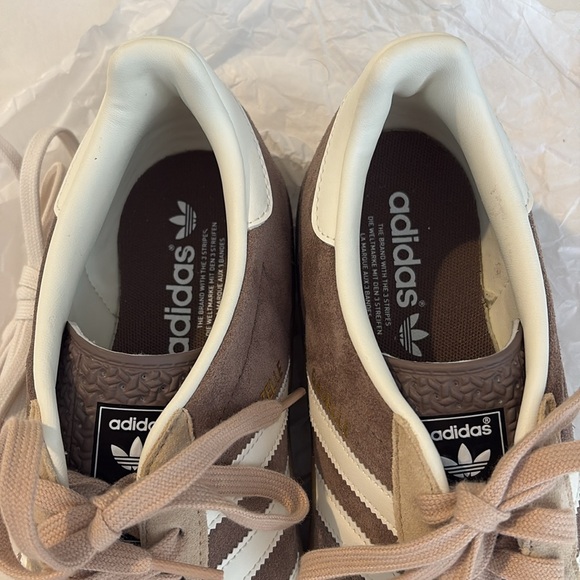 Brand New without box Men’s Adidas Original indoor Gazelle size 8.5. - Picture 4 of 5